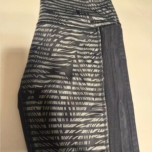 lululemon athletica Black and Gray Patterned Leggings